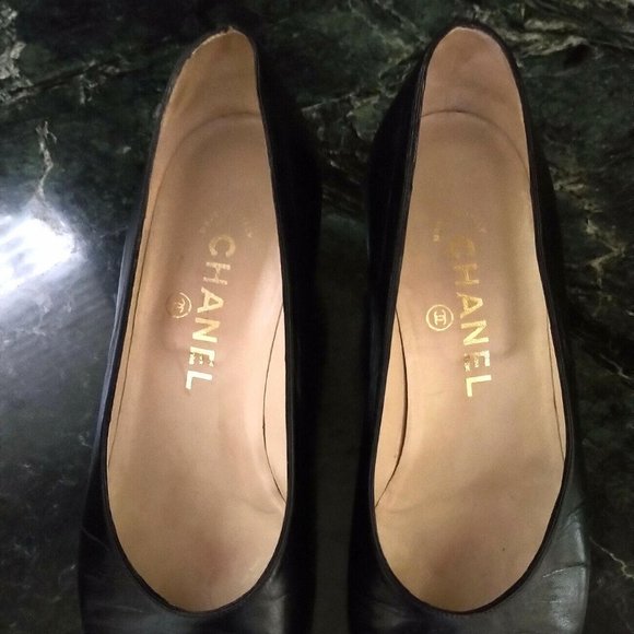 Chanel Classic Patent Leather Cap Toe Heels Pumps 36/ 6 - Picture 8 of 12